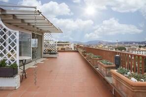 Outdoor dining - Maragliano View Terrace by Mmega (Firenze)