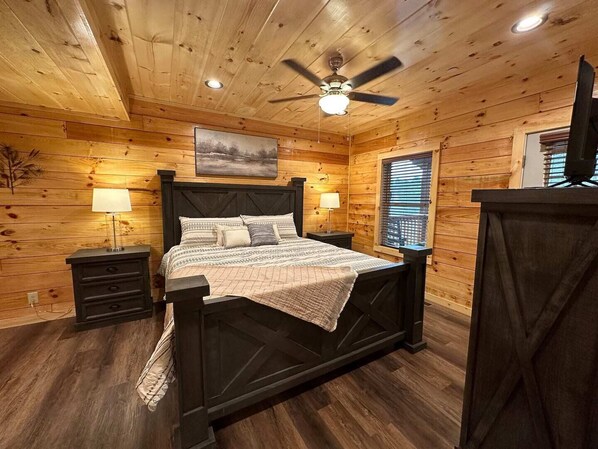 5 bedrooms, iron/ironing board, WiFi, bed sheets