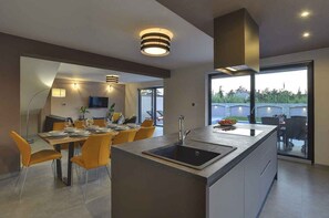 Dining - Villa with pool (Valbandon)