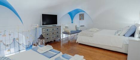 1 chambre, fer et planche à repasser, accès Internet, draps fournis