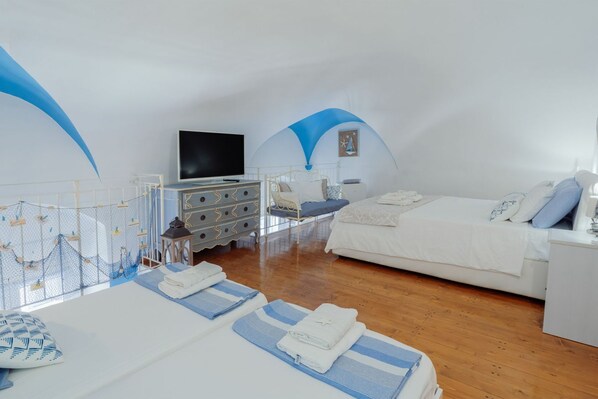 1 bedroom, iron/ironing board, internet, bed sheets