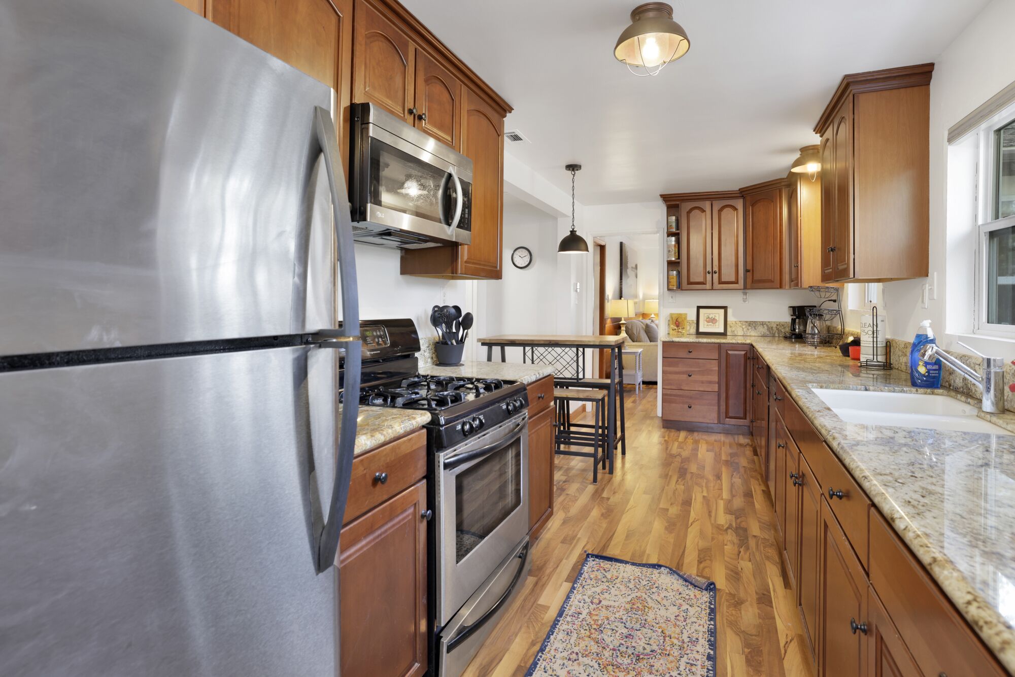 Brownie Family Retreat- Cozy Resort Chalet- Hot Tub-