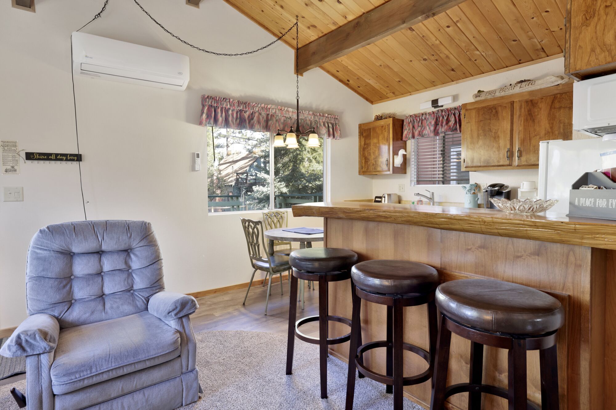 Escape in the Pines- Relaxing Sugarloaf Retreat