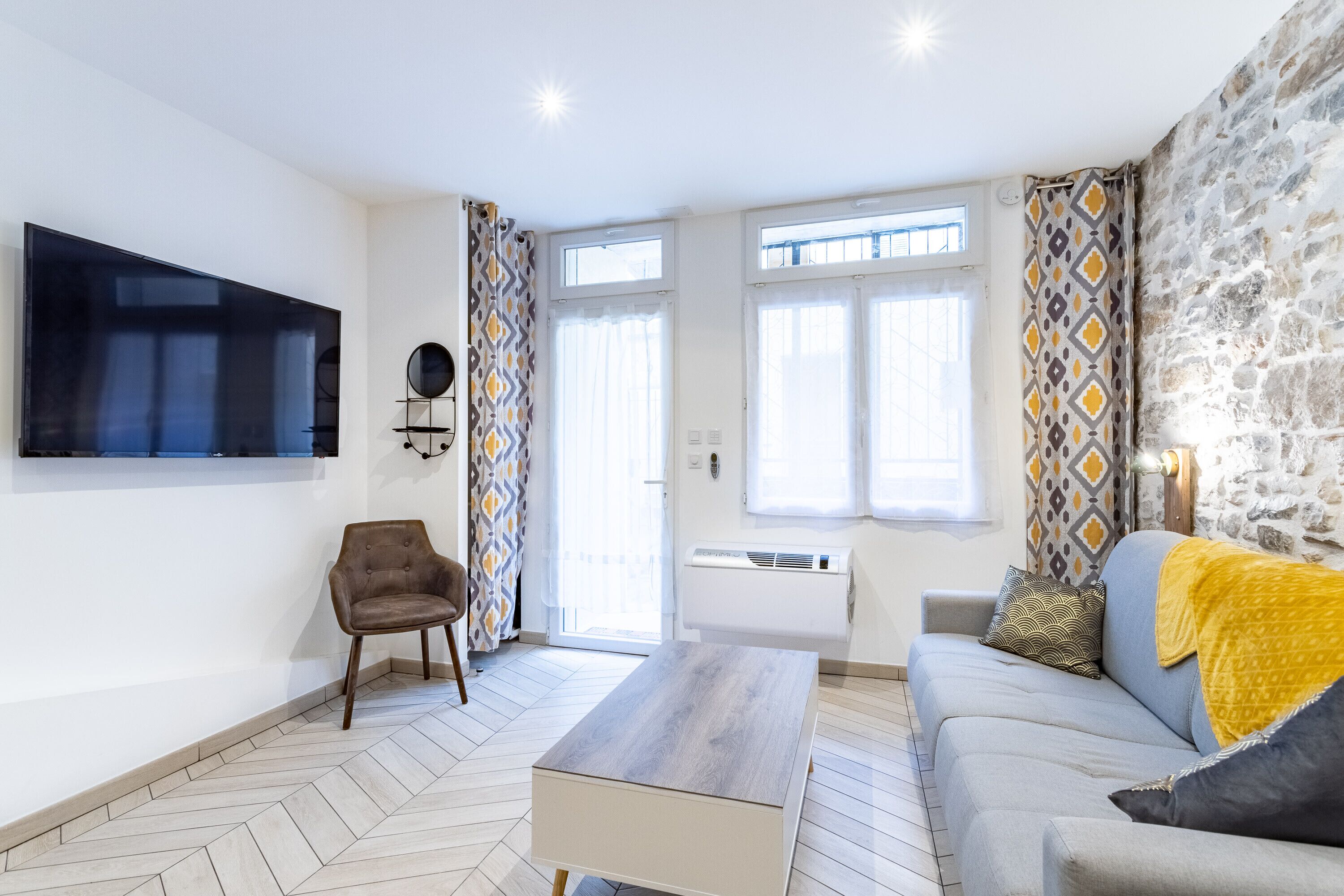 Unique and stylish AC studio downtown - Dodo et Tartine