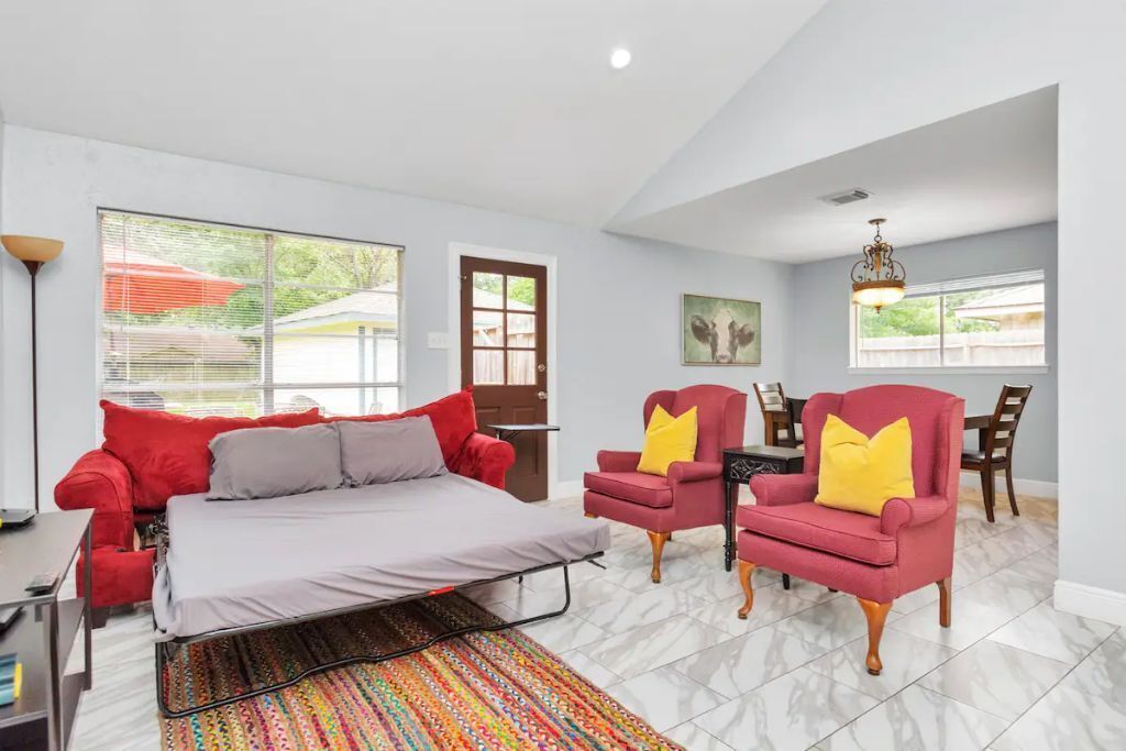 Big Groups and Pet Welcome Slps 13, Near Hospitals, Concerts, Sport facilities.