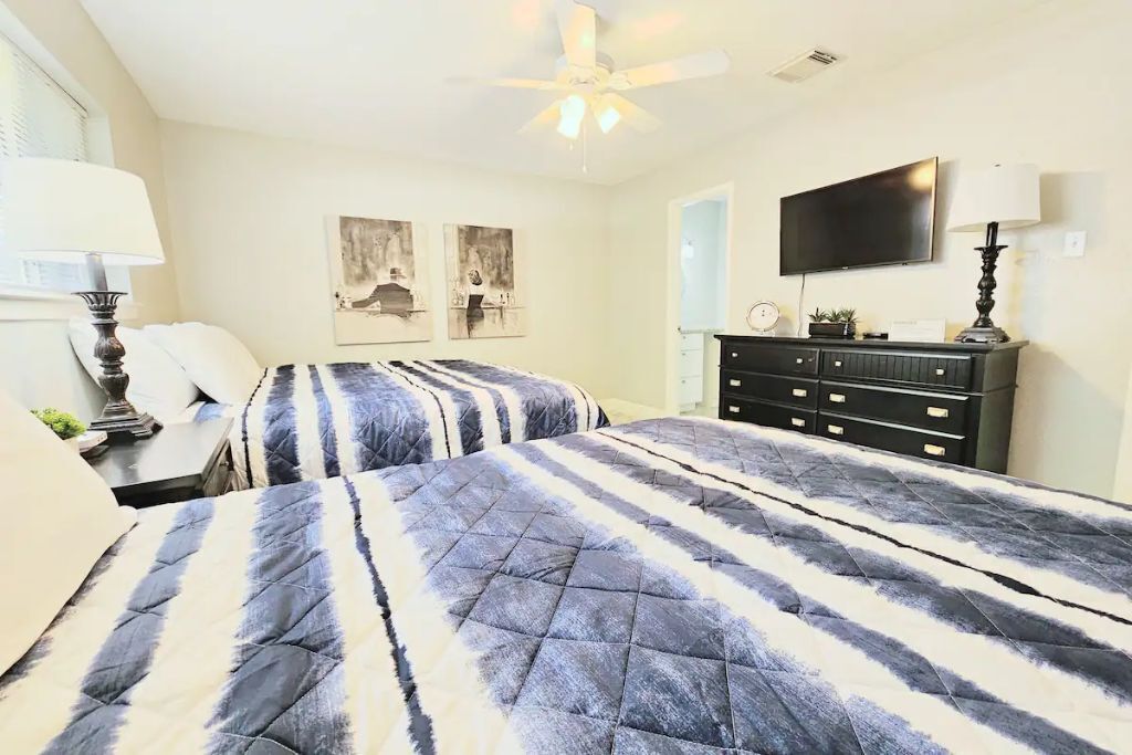 Big Groups and Pet Welcome Slps 13, Near Hospitals, Concerts, Sport facilities.