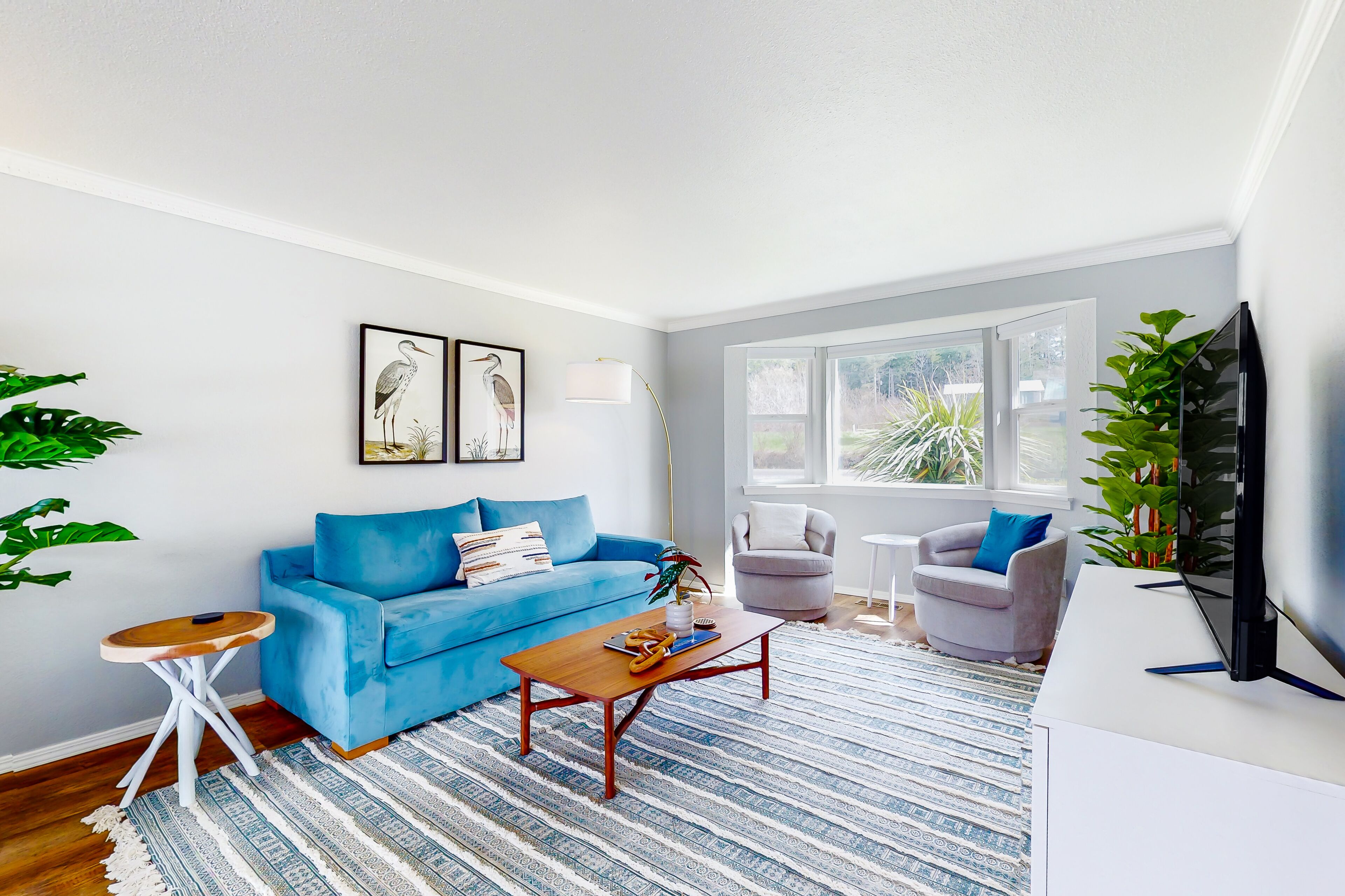 Waterfront retreat with inlet access, views, deck, & fireplace - dogs OK