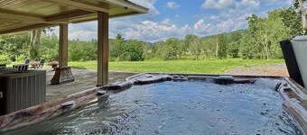 Rosecliff: Ultra-Lux Pool, Big Views, Green River, Sleeps 15