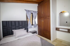 3 bedrooms, desk, iron/ironing board, free WiFi - Espectacular Casa Cerca a Parques Temáticos, Ideal Para Familias (medellin)