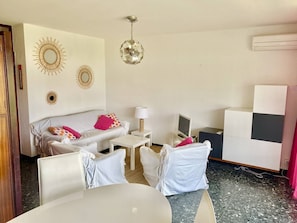 TV