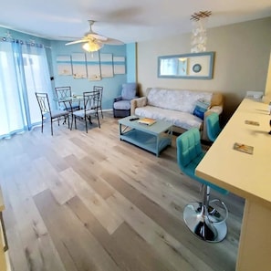 55-inch Smart TV with cable channels, TV, Netflix - Condo in the Keys (Tavernier)