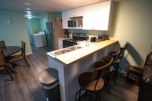 Fridge, microwave, oven, stovetop - Unit B – Trailside ATV Stay w/ Firepit, Sleeps 10 (Red Jacket)