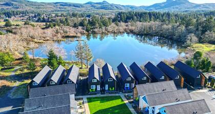 The Commons - Urban Coastal Lodging
