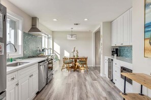 Fridge, microwave, oven, stovetop - Beach Life-Ruff E Nuff - Coastal Realty Group (Grand Isle)