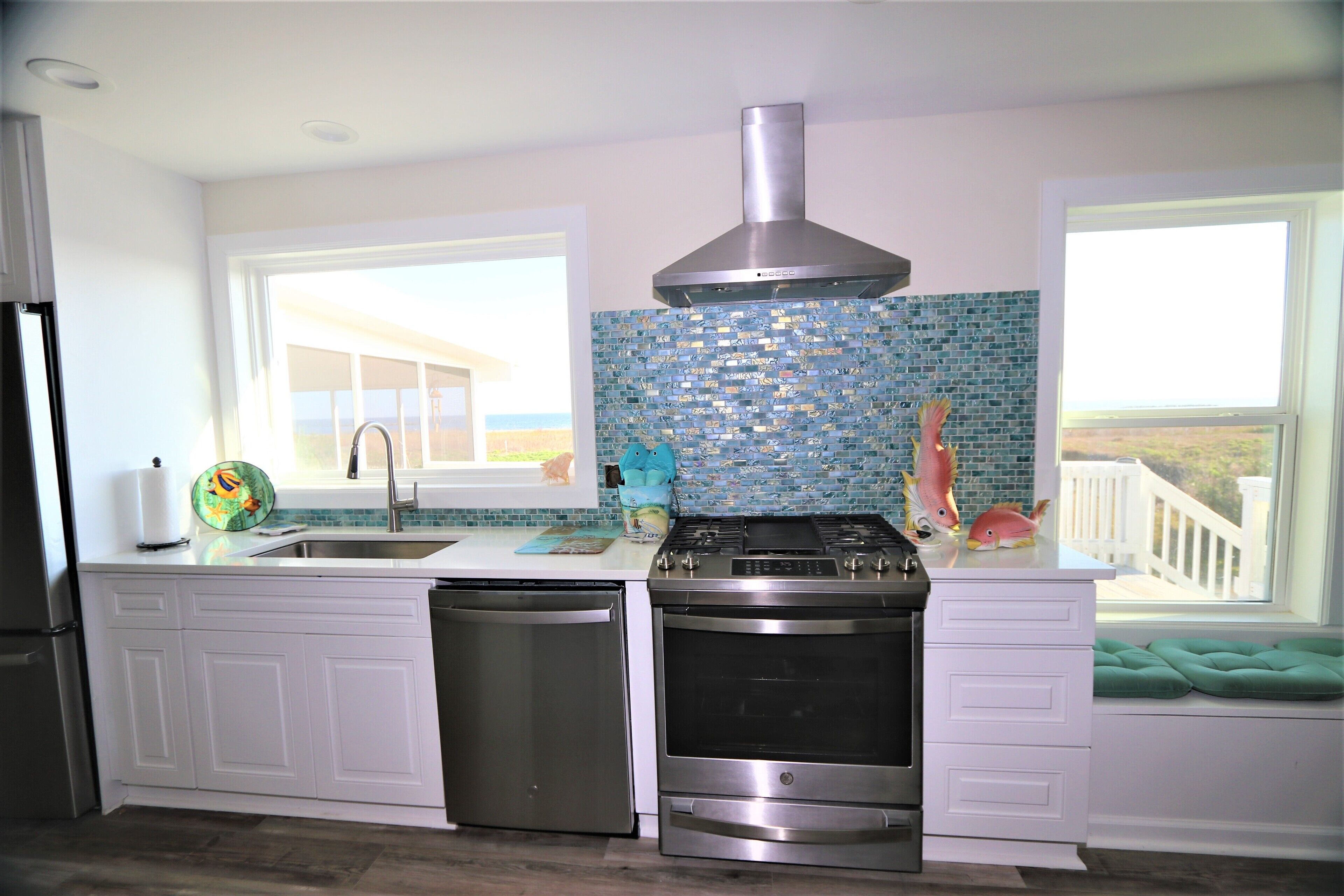 冰箱、微波炉、烤箱、炉灶