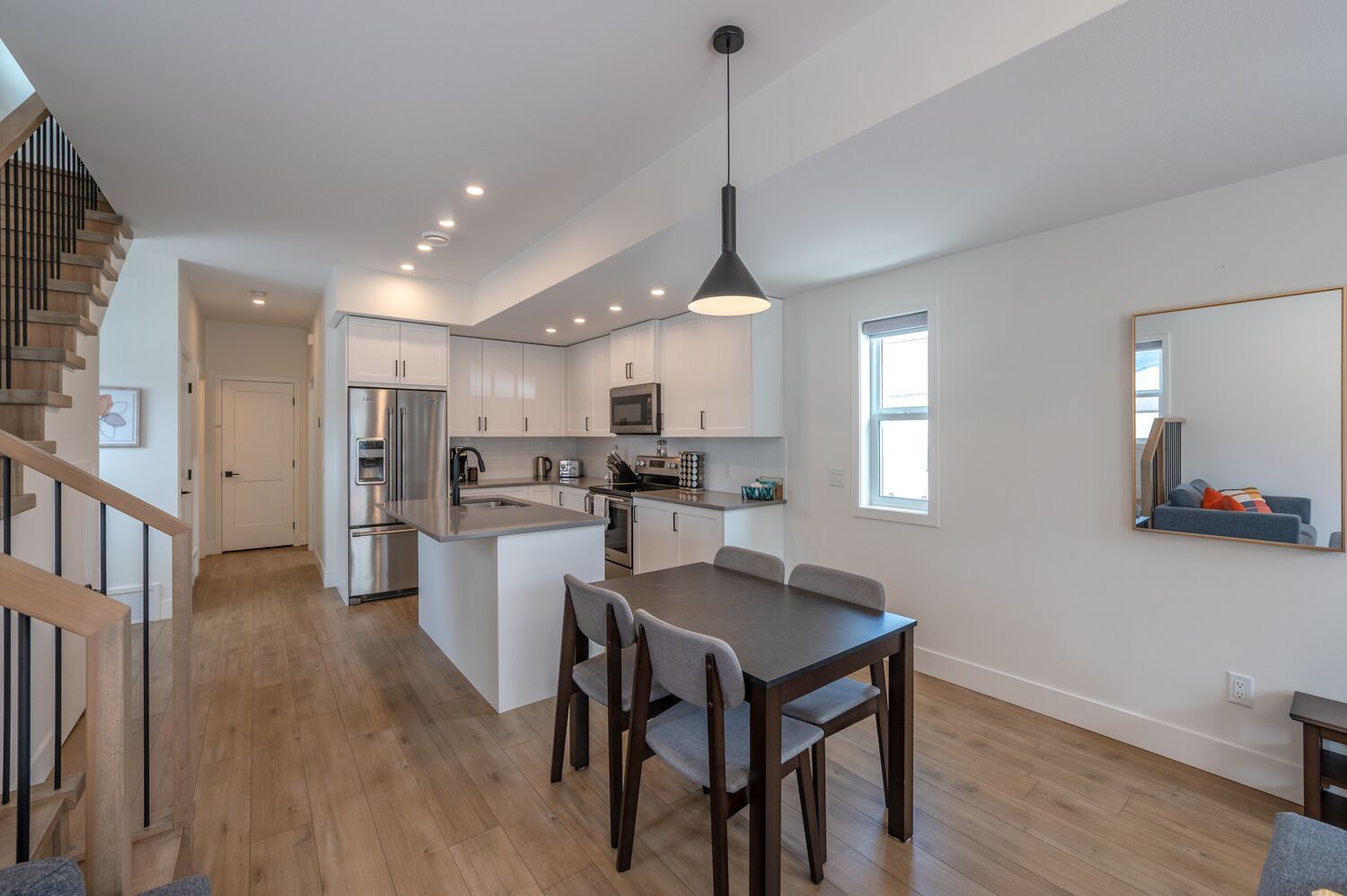 CASA MERLOT - Brand New Luxe Townhome - Very Private