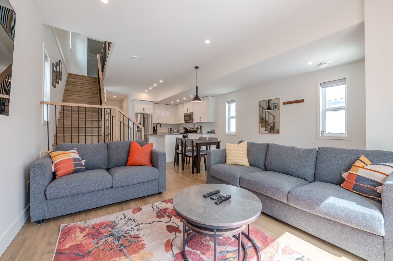 CASA MERLOT - Brand New Luxe Townhome - Very Private