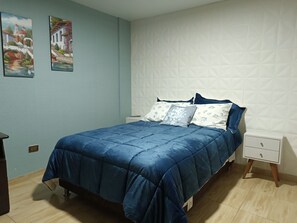 1 soverom, strykejern/-brett, wi-fi (inkludert) og sengetøy