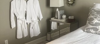 Bears Den close to golf course on Bear Mountain.