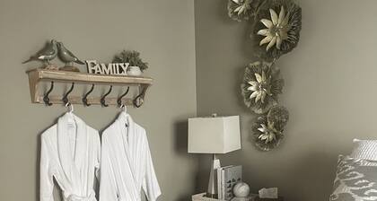 Bears Den close to golf course on Bear Mountain.