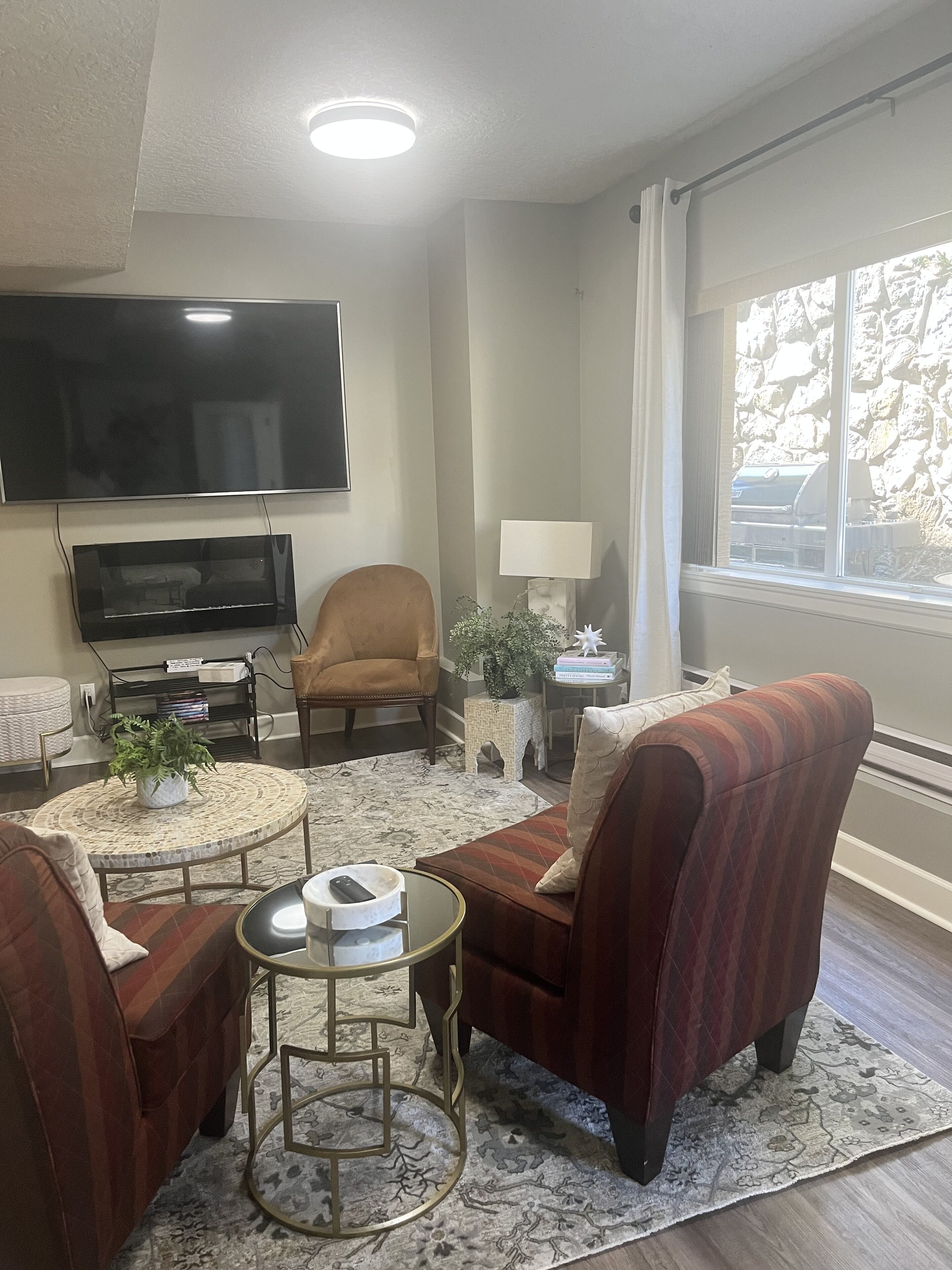 Bears Den close to golf course on Bear Mountain.