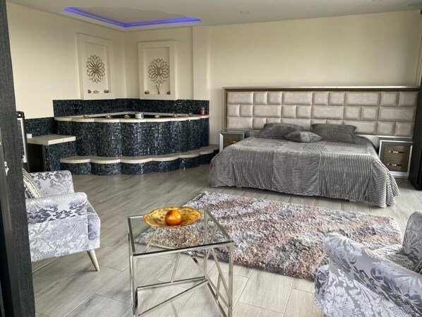 5 bedrooms, free WiFi, bed sheets