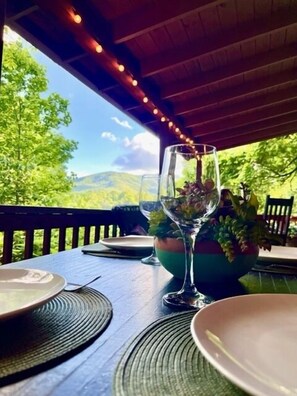 Outdoor dining - Great Grandfather View - hot tub, fire pit, family games, all bedrooms on main level, views (Banner Elk)