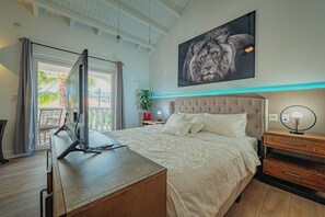 5 slaapkamers, een strijkplank/strijkijzer, wifi