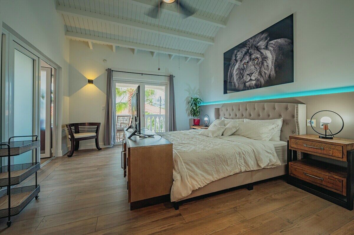 5 bedrooms, iron/ironing board, WiFi