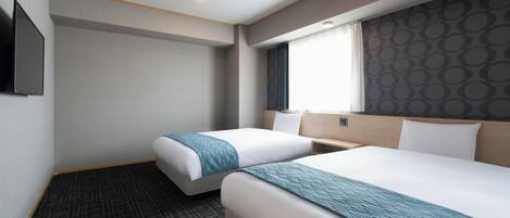 Deluxe Twin Room, 2 Double Beds, Non Smoking | Down comforters, in-room safe, desk, laptop workspace