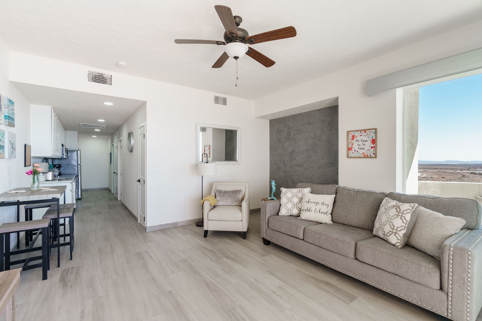 1 bedroom 1 bath condominium, C30802