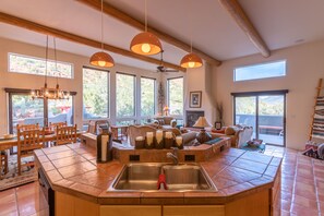 Interior - Castle Rock Abode ~ Hiking In Your Back Yard (Sedona)