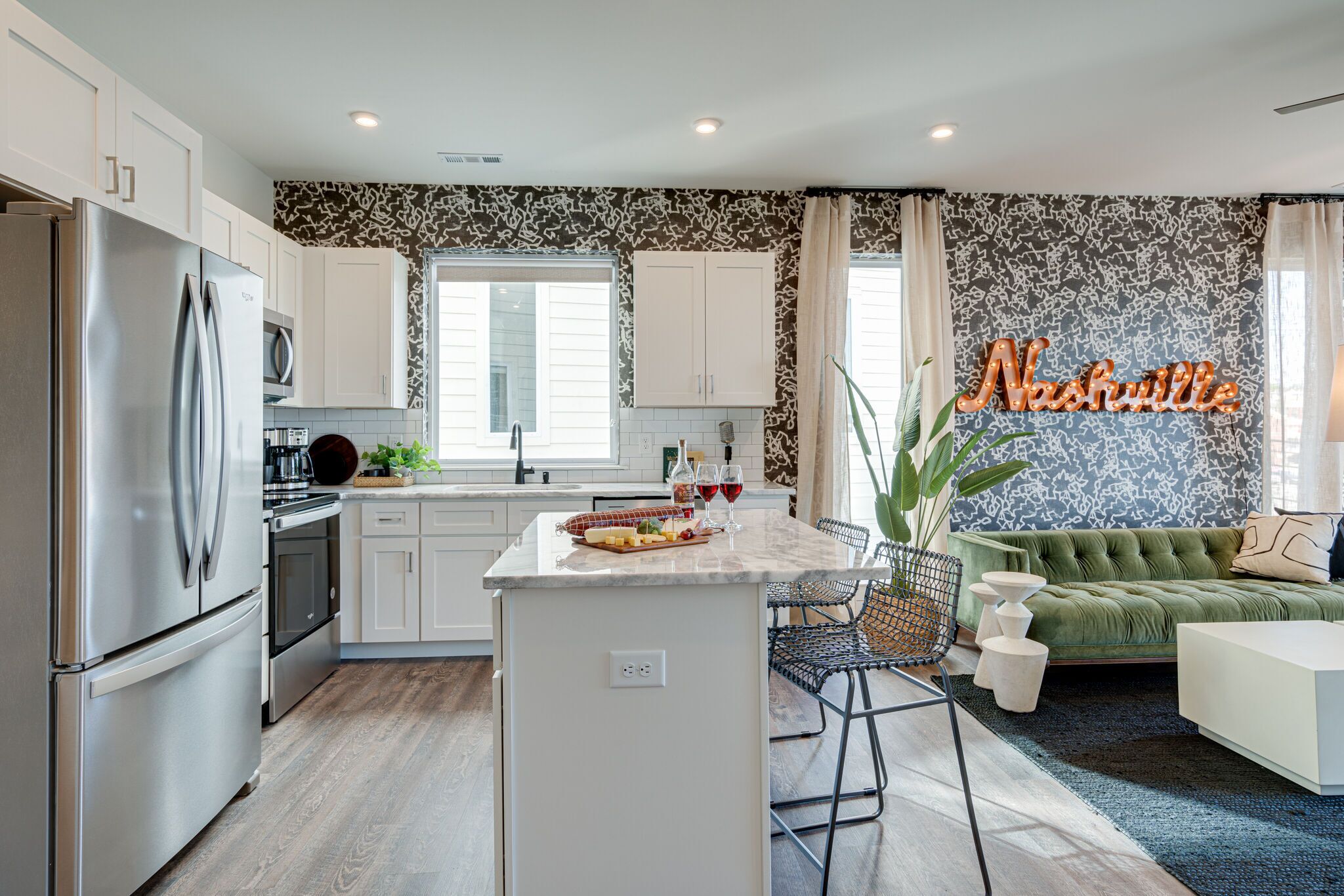 JUNGLE COUNTRY - MIN TO BROADWAY