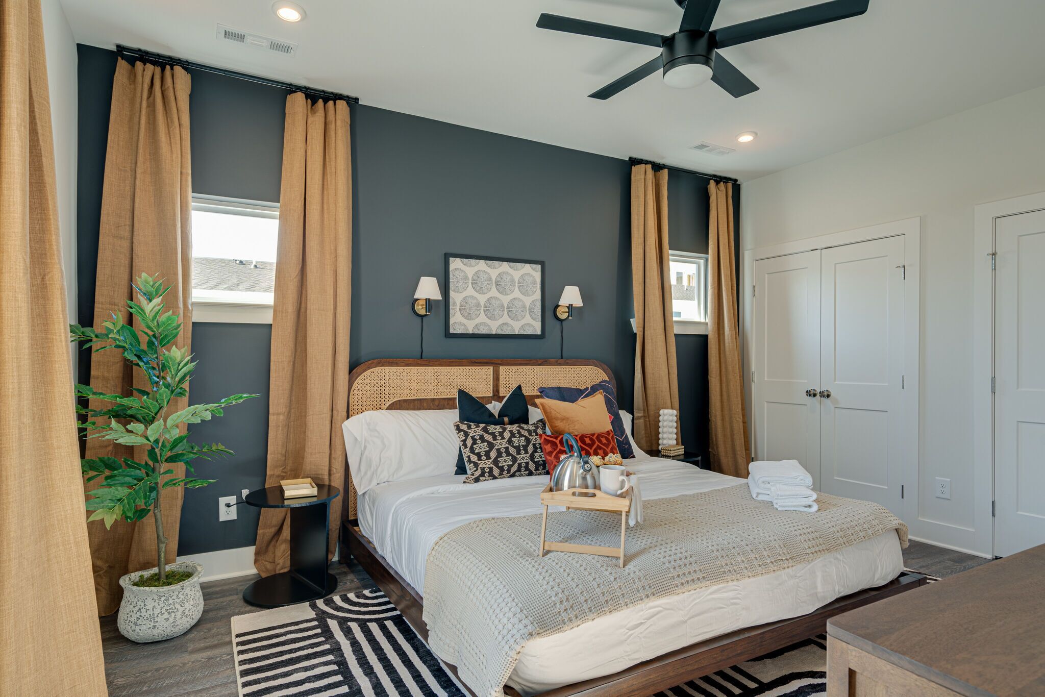 The Disco Den - Private Rooftop - Mins to Broadway