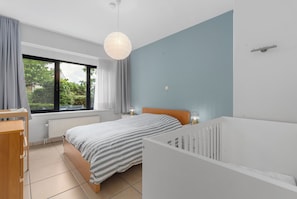 2 bedrooms, iron/ironing board, free WiFi