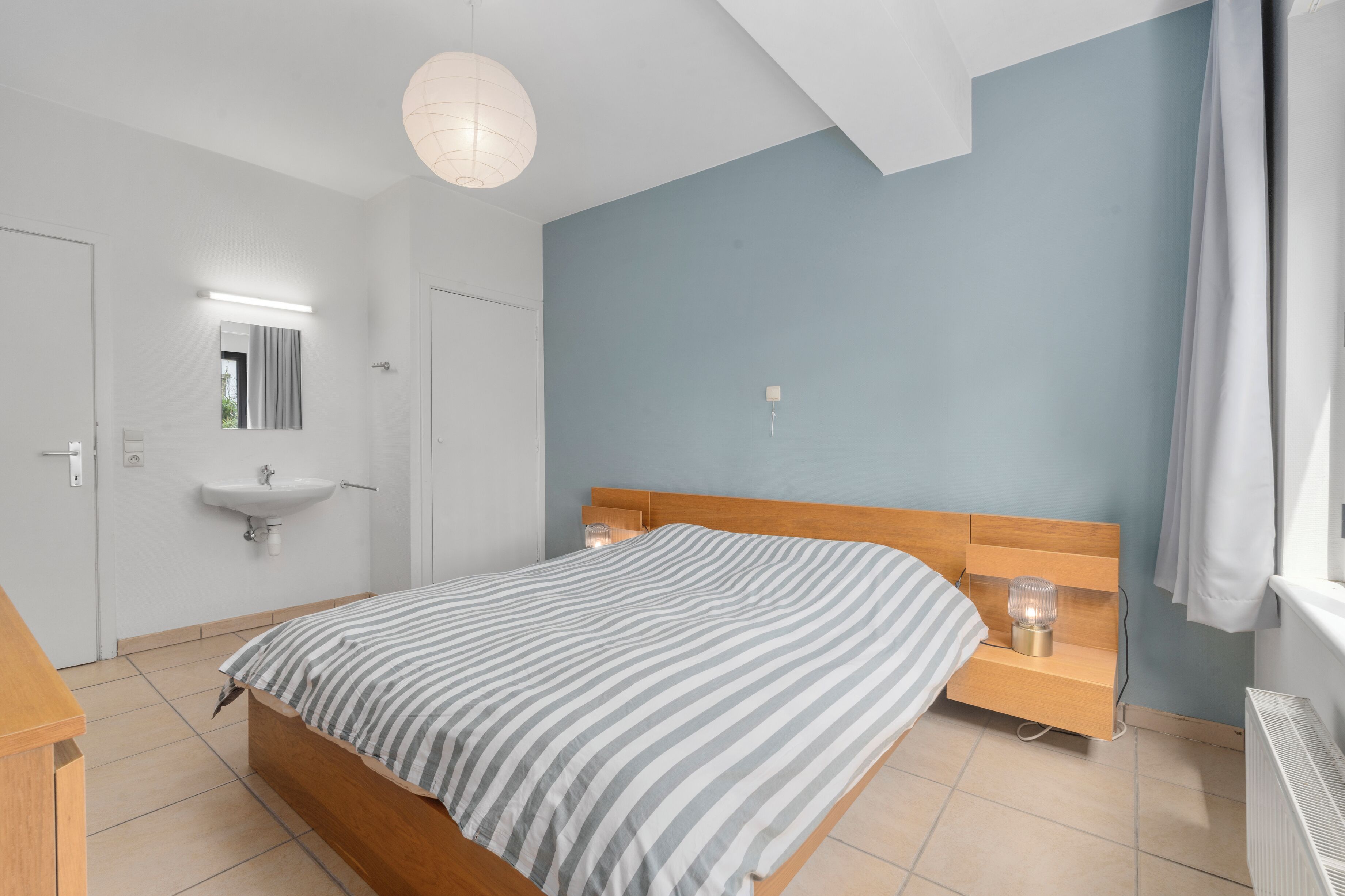 2 habitaciones, tabla de planchar con plancha y wifi gratis 