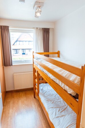 3 slaapkamers, een strijkplank/strijkijzer, gratis wifi