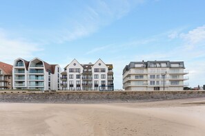 Exterior - Sunrise A0 - Bright 3-bedroom apartment, frontal sea view and south facing terrace (De Haan)