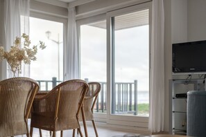 Interior - Sunrise A0 - Bright 3-bedroom apartment, frontal sea view and south facing terrace (De Haan)