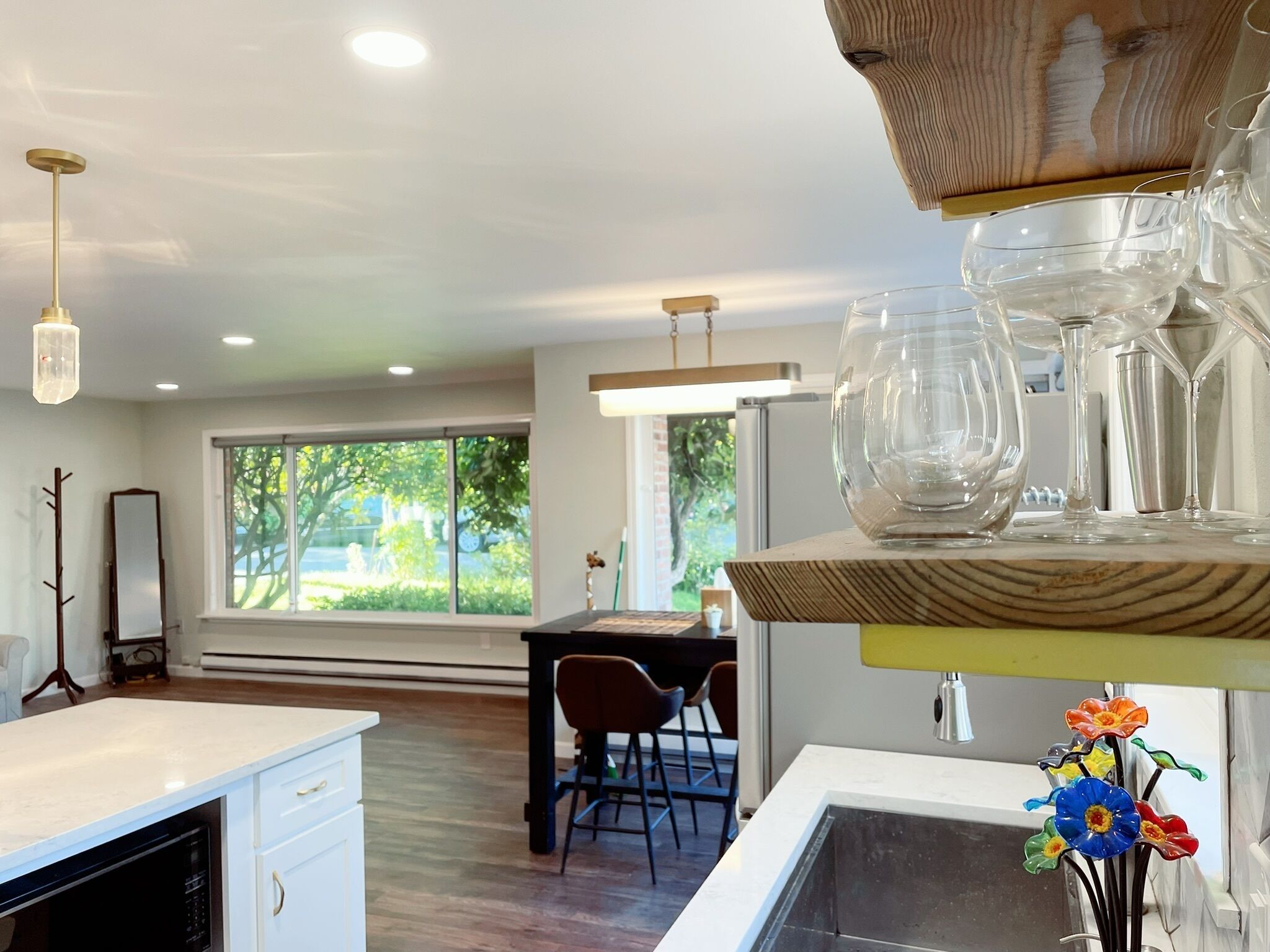 Cheerful two bedroom house with a beautiful backyard