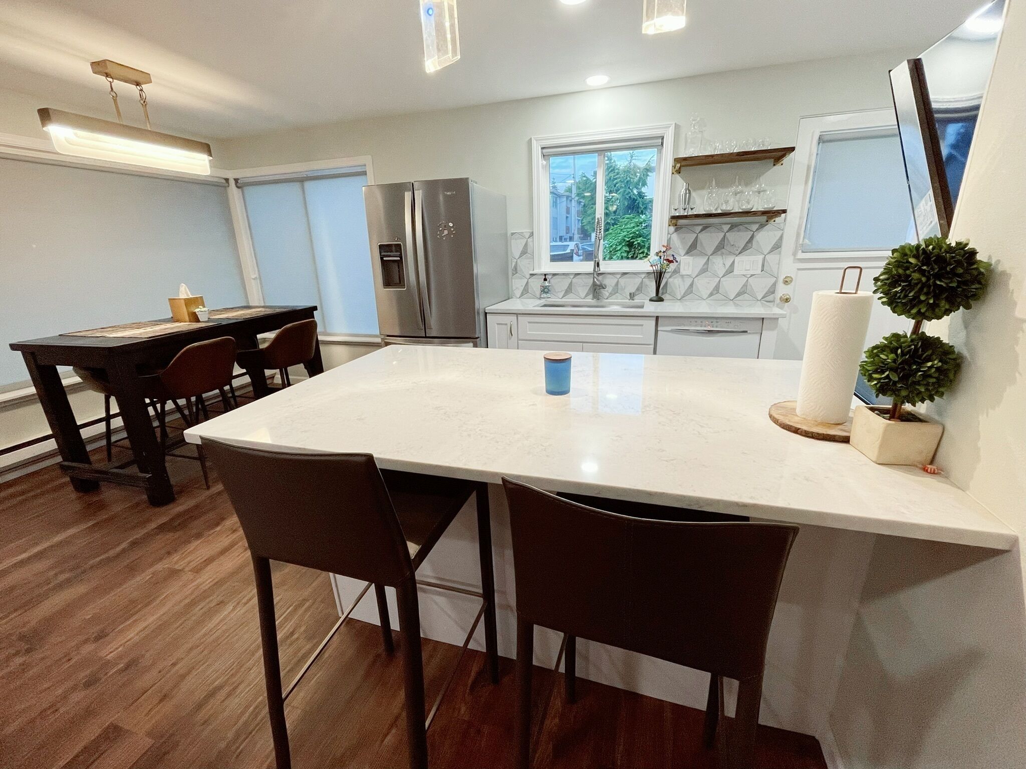 Cheerful two bedroom house with a beautiful backyard