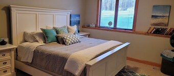 HUGE space with room to spread out! Close to Excelsior and Lake Minnetonka.