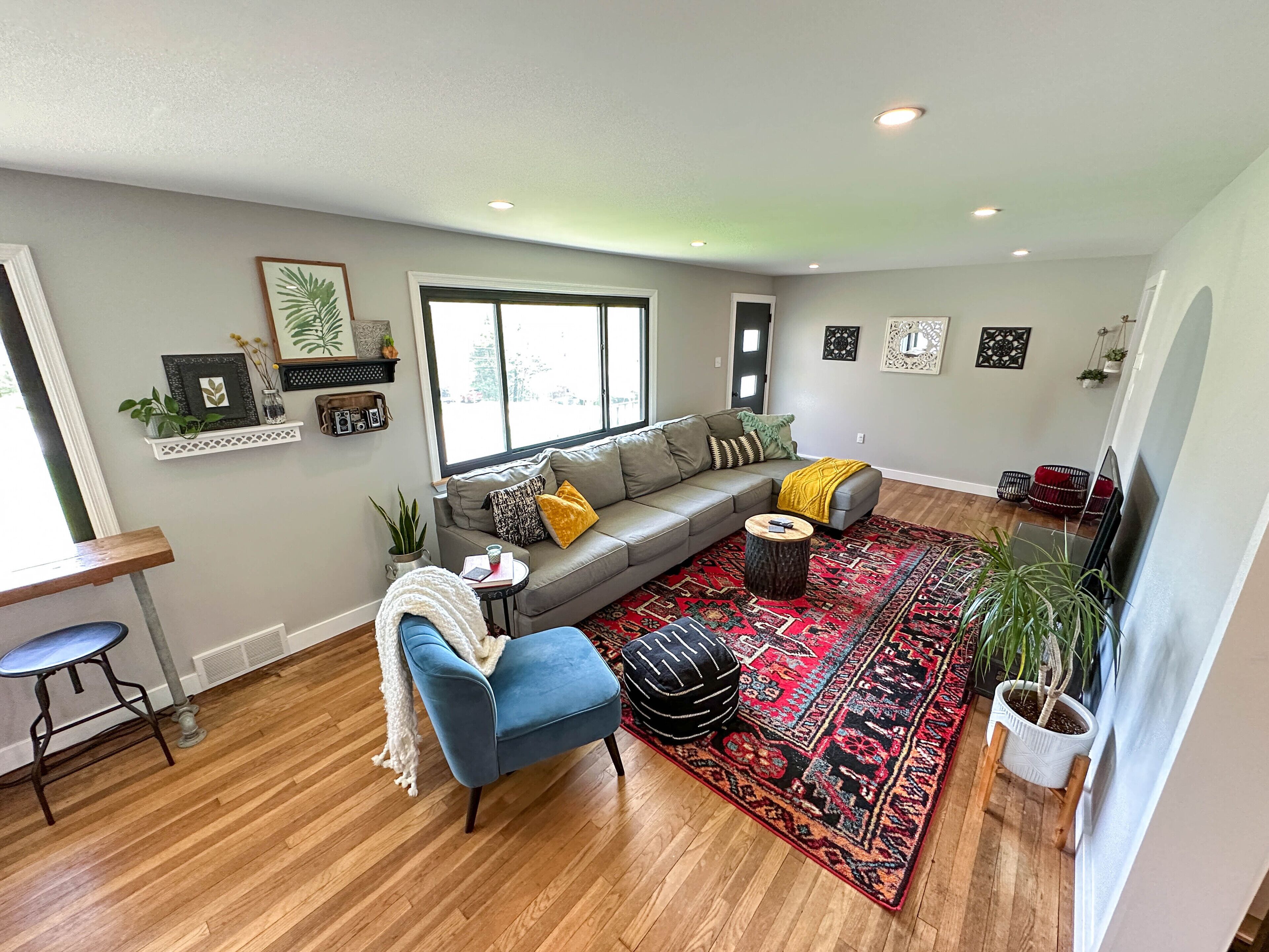 Conveniently located ranch style home in the North Hills of Pittsburgh!