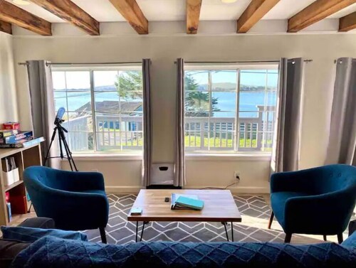 Water’s Edge - Ocean views, Private hot tub