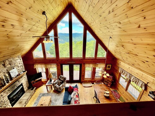 Ski In/Ski Out With Hot Tub And Views Mountain Retreat