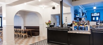 Bellbird Hotel