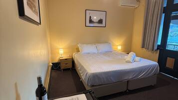 Comfort Room | WiFi (free), bed sheets
