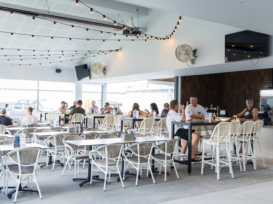 Tempat makan outdoor