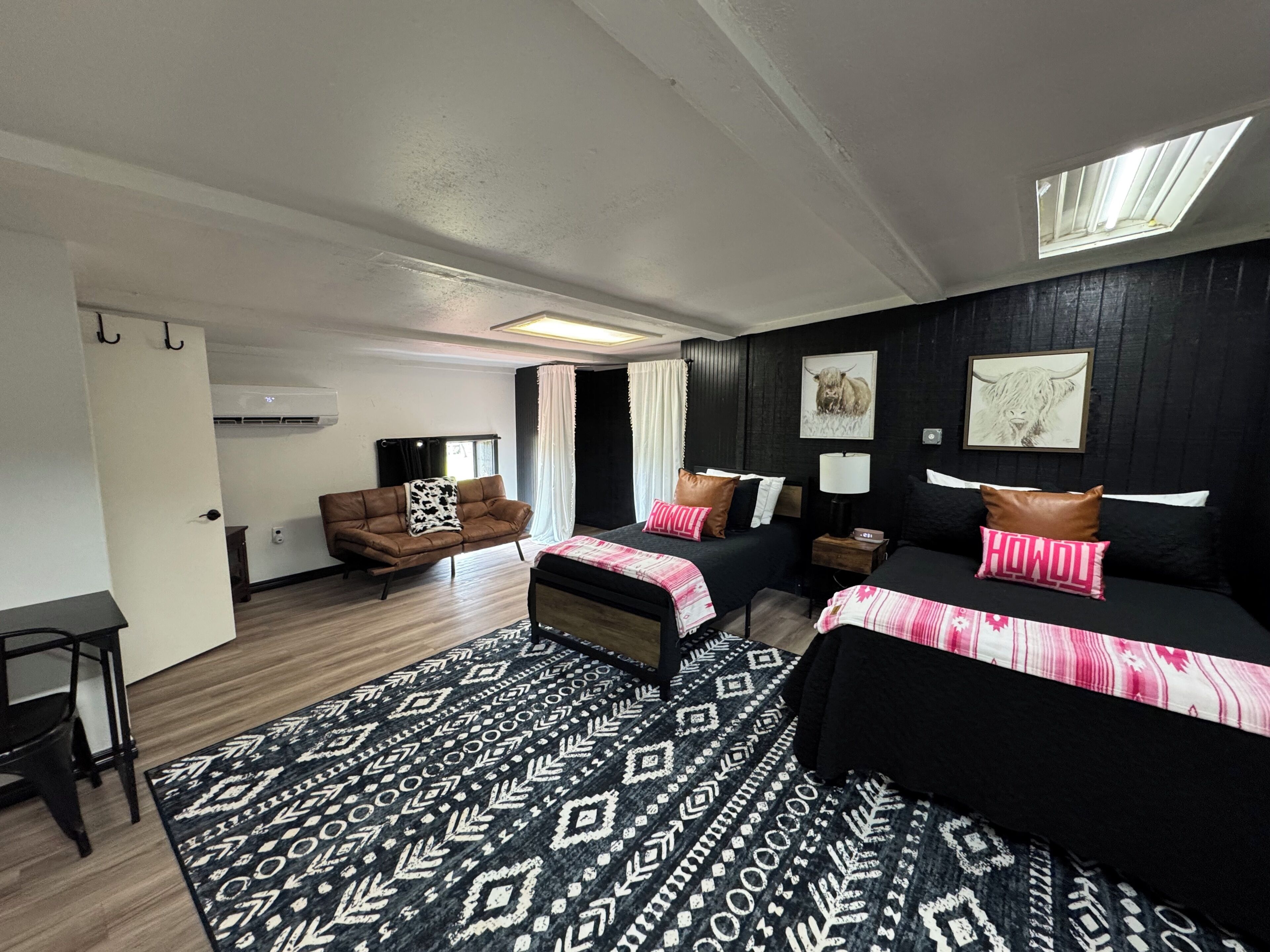 1 habitación y ropa de cama 