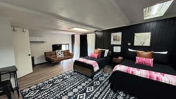1 bedroom, bed sheets
